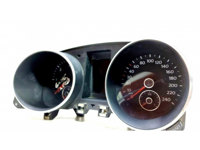 Панель приборов 5K0920860J   Volkswagen Golf VI       