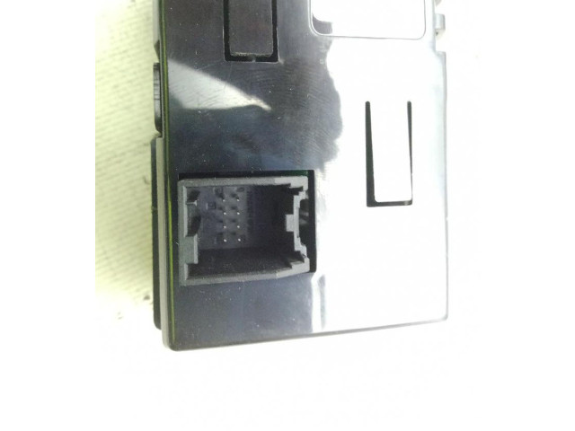 Дисплей 13338335 Opel Meriva B