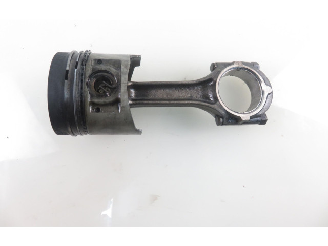 Píst Mitsubishi Pajero 4D56 T