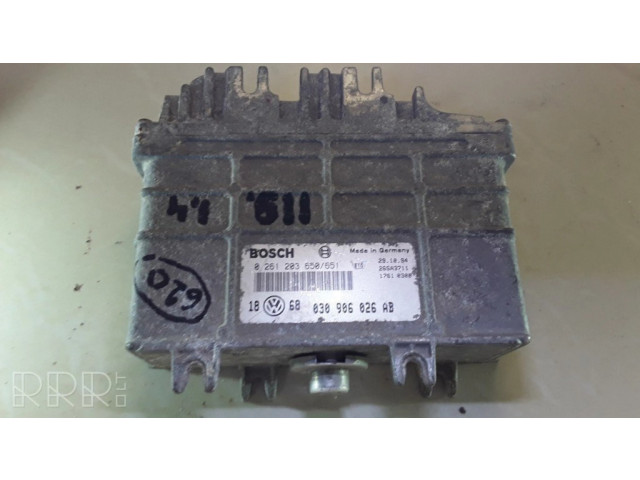 Блок управления двигателя 0261203650651, 030906026AB Volkswagen Golf III