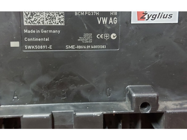 Блок комфорта 5Q0937084AG   Skoda Octavia Mk3 (5E)   