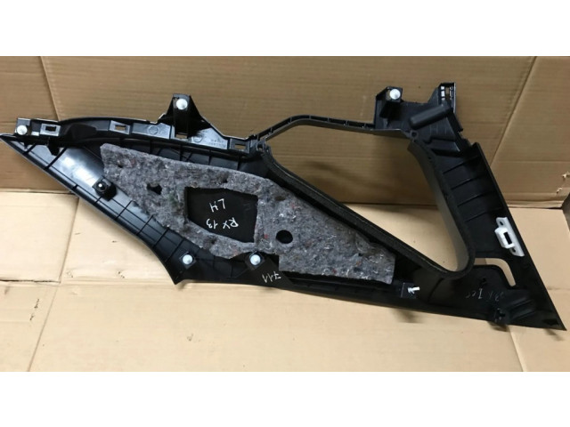 Другая деталь салона