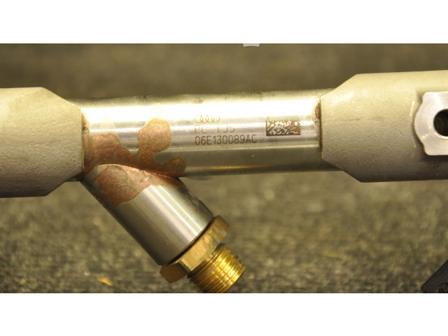 Vstřikovací lišta 06E130089AC Audi Q7 4M CREC