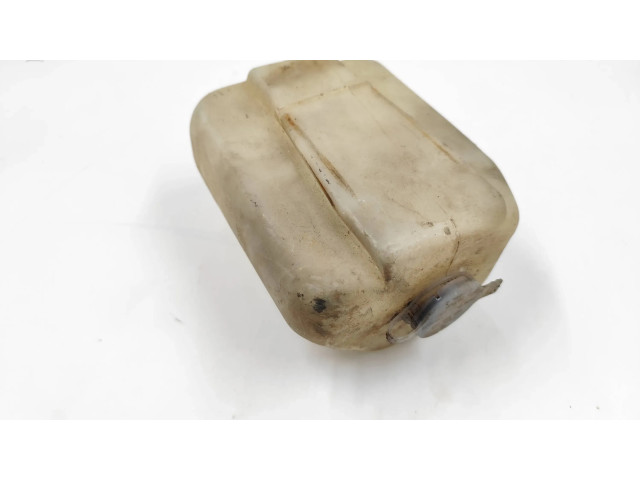 Бачок оконной жидкости