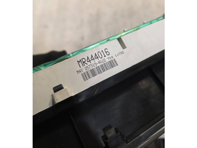 Спидометр (приборный щиток) MR444016, 2573104022 Mitsubishi Galant