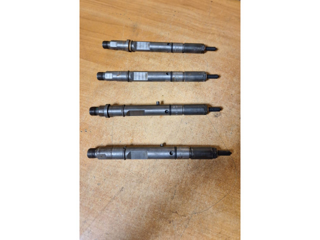 Форсунка 059130201a, 0432133825    Audi A6 S6 C5 4B   