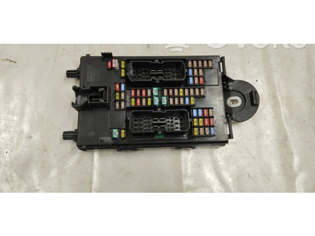 Блок предохранителей  32209198   Volvo XC90    