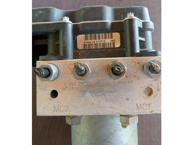 Блок АБС 0265951861, 9677024880 Citroen C4 II 2011-2016 года