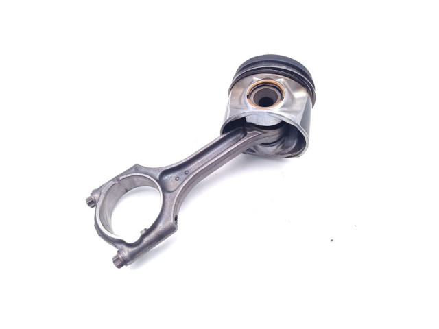 Поршень с шатуном D4204T23 D4204T23 Volvo XC90