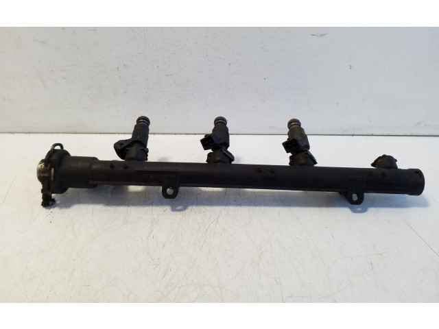 Топливная рампа 030133319G, 2435170119   Volkswagen Golf III  