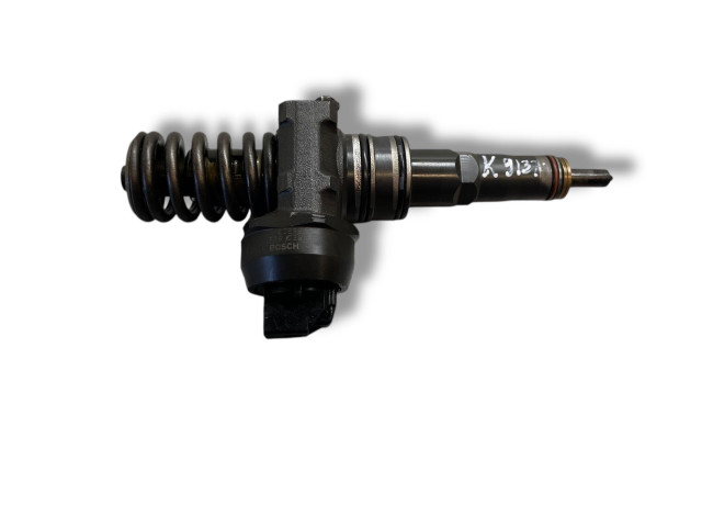 Vstřikovač 0414720232, 038130073br   Volkswagen Caddy    BST 