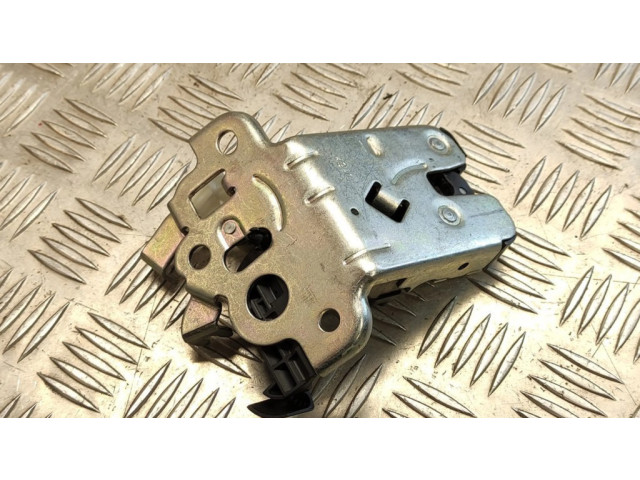 Замок задней крышки