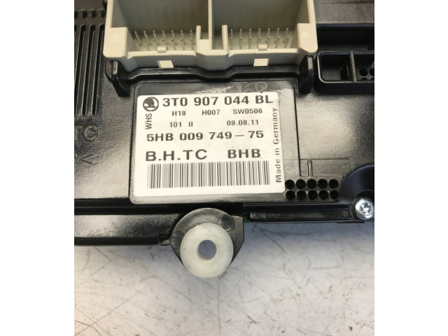 Блок управления климат-контролем 3T0907044BL Skoda Yeti (5L)