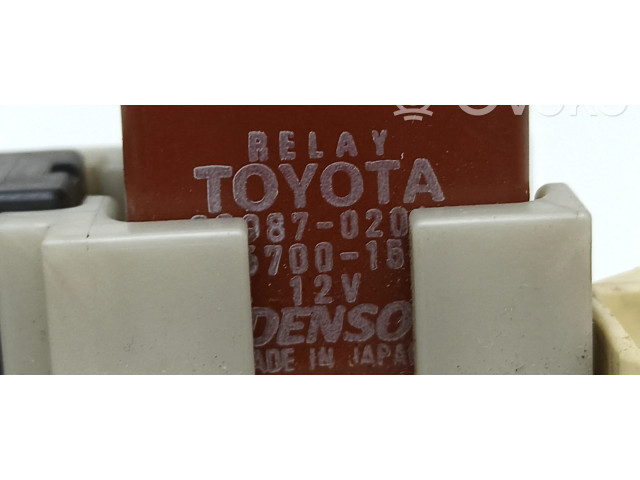 Блок предохранителей 8273050080, 0J220052 Lexus LS 430