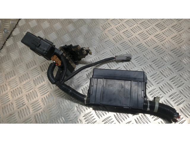 Блок предохранителей 7154722330, 24382EW70B Nissan Pulsar