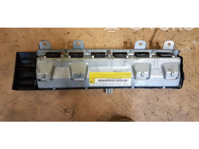 Подушка безопасности для колен A1768600302   Mercedes-Benz GLA W156