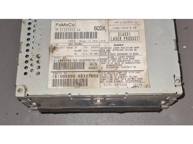 Радио/ проигрыватель CD/DVD / навигация