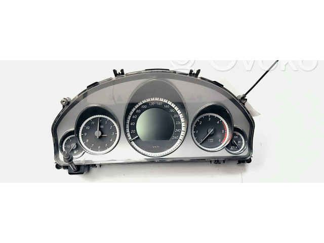 Přístrojová deska Mitsubishi Montero 2003 A2129003309