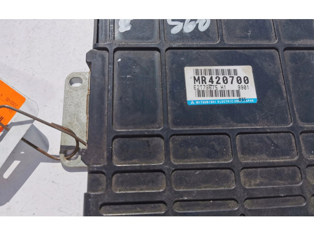 Комплект блоков управления MR420700, MR420700 E2T73675 Mitsubishi Space Runner