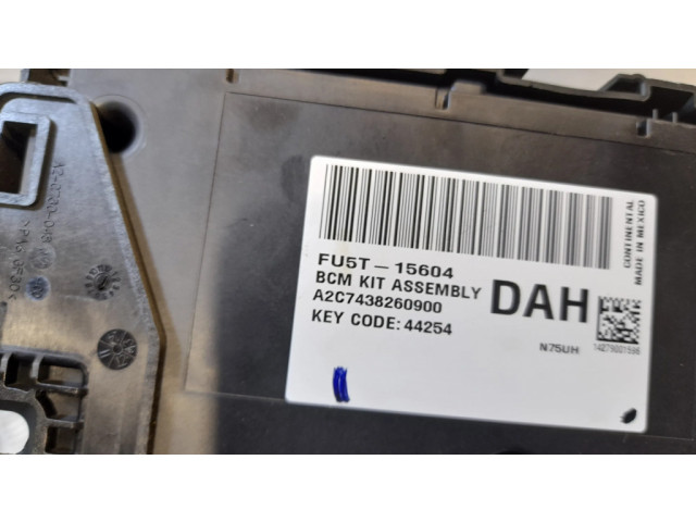 Pojistková skříňka DG9T14B476B, DG9T14B476C Ford Fusion II 2015