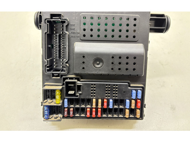 Блок предохранителей 30765646   Volvo V70    