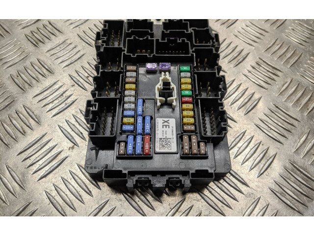 Блок предохранителей 109440901E, 35099575 Tesla Model X