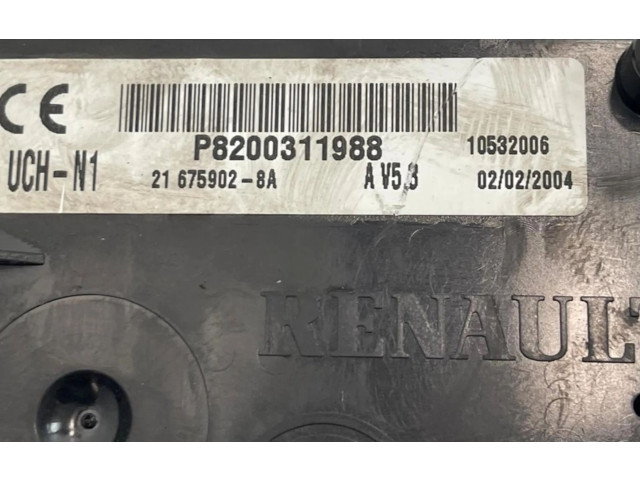 Блок предохранителей Renault Clio II