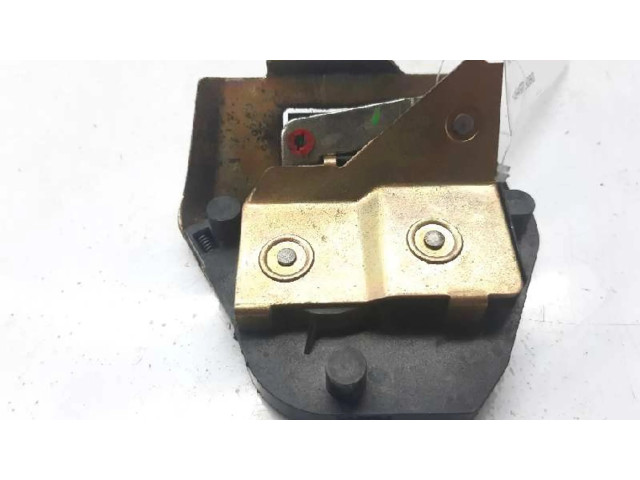 Замок задней крышки (наружный)