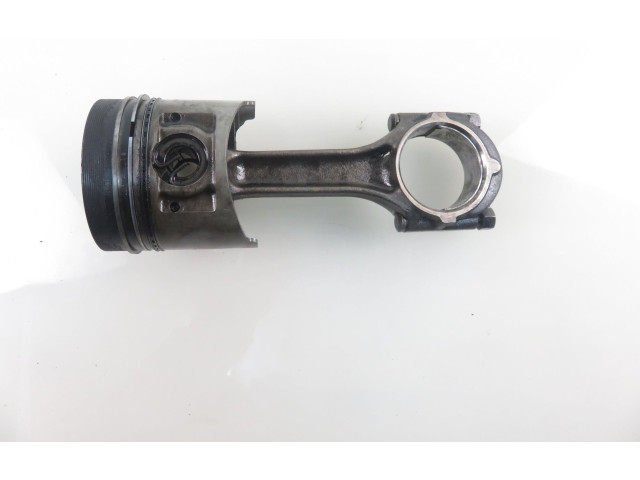 Píst Mitsubishi Pajero 4D56 T