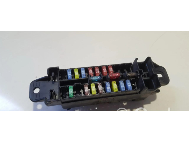 Pojistková skříňka Mazda 2 2004