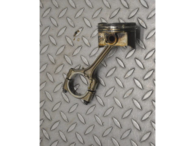 Píst AD70770 Subaru XV FB16