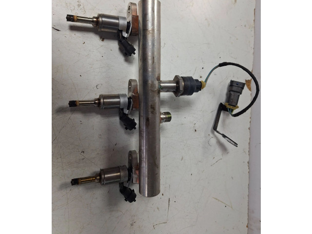 Vstřikovací lišta 670050573, 0261500 Alfa Romeo Giulia pro benzínový motor 2.9