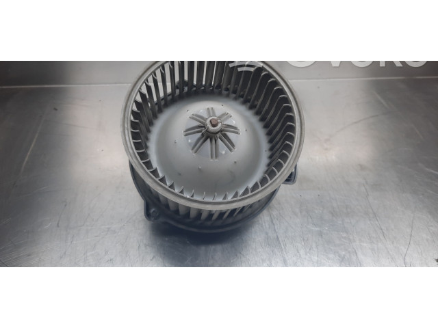 Вентилятор печки Mitsubishi Carisma