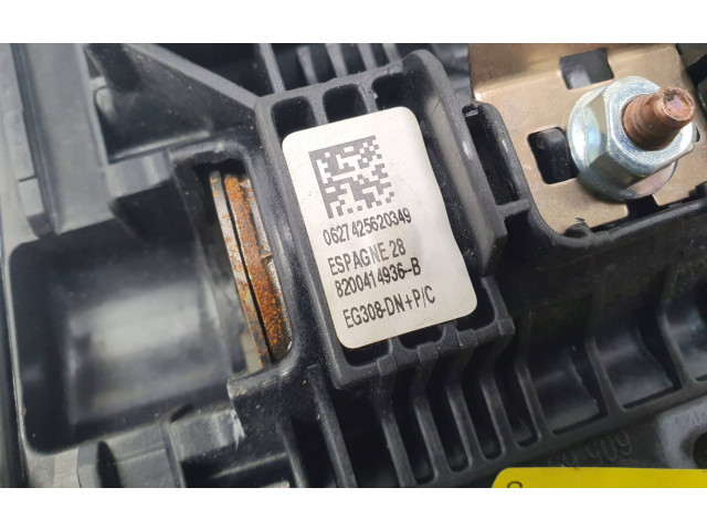 Подушка безопасности водителя 8200414936   Renault Megane II