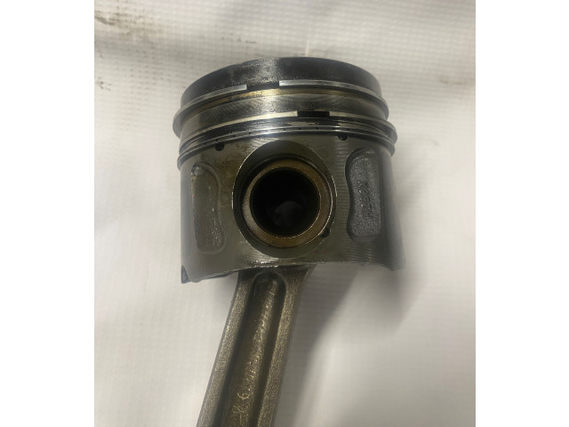 Поршень с шатуном H268X Land Rover Range Rover Sport L494