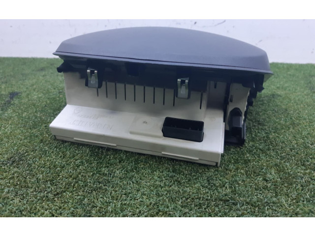 Дисплей    8200307273   Renault Clio III