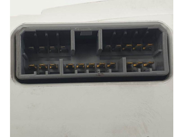 Přístrojová deska Hyundai Tucson JM 2006 940132B420