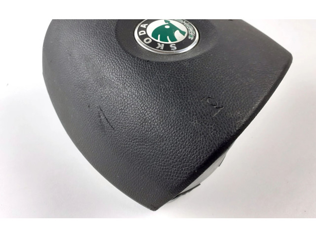 Подушка безопасности водителя 1Z0880201AA, E509E316931U176   Skoda Octavia Mk2 (1Z)