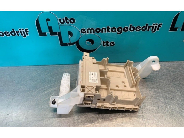 Блок предохранителей  827300H030A, 827300H030   Peugeot 108    