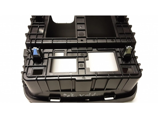 Другая деталь панели