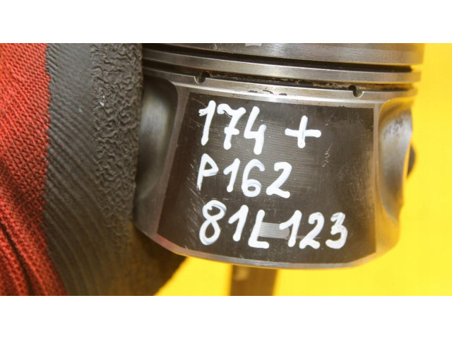 Поршень с шатуном 81L123 Volvo S60