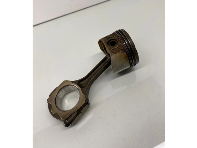 Поршень с шатуном K4M750 Renault Kangoo I