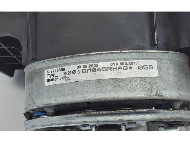 Подушка безопасности водителя 61774050B, 001QM045RHAQ Skoda Fabia Mk1 (6Y)