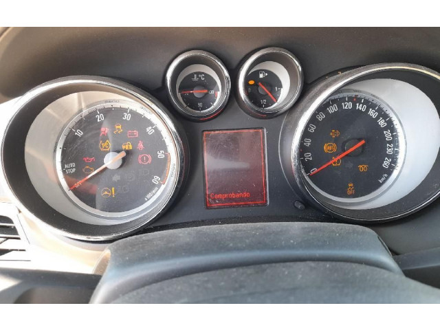 Přístrojová deska Opel Zafira C 2011 13460582