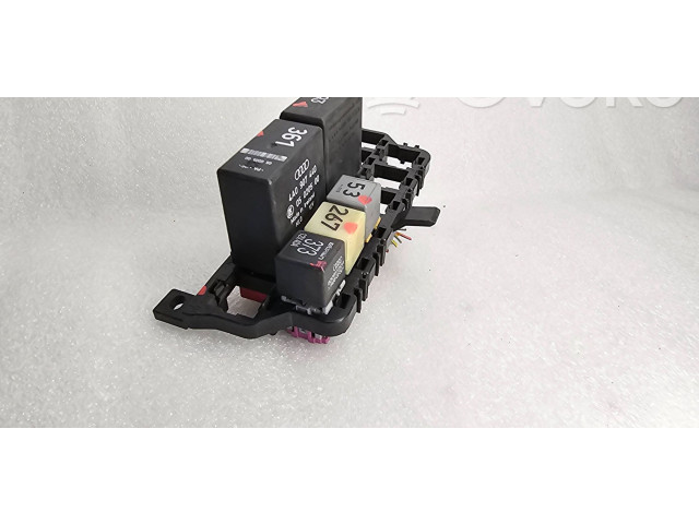 Блок предохранителей  8d0937503E, 800937   Audi A6 S6 C5 4B    