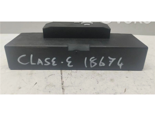 Pojistková skříňka A2105400372, 0090012 Mercedes-Benz E AMG W210 1996