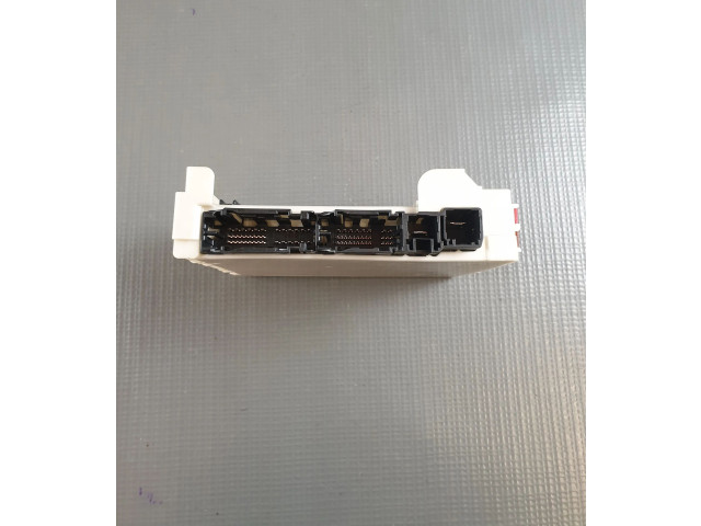 Pojistková skříňka Řídící jednotka BSM 8273042890 Toyota RAV 4 (XA50) 2020