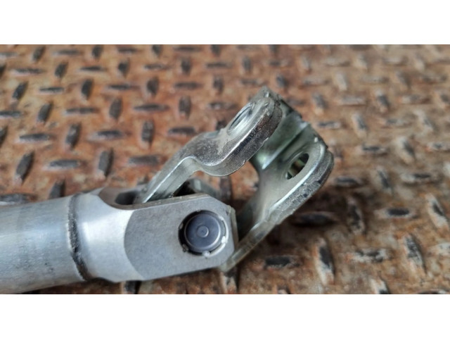 Крестовидная связь оси рулевого колеса