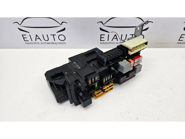 Pojistková skříňka 2049001002, 2045458832 Mercedes-Benz C W204 2009