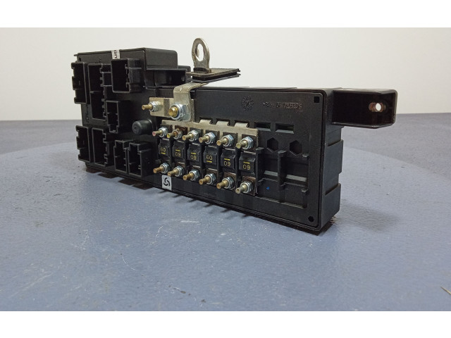 Блок предохранителей 9494207, 9494207 Volvo S80